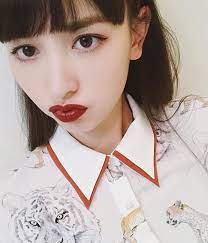えみちぃ おしゃれまとめの人気アイデア pinterest dazaidaz 黒髪 赤リップ 鈴木えみ ビューティーフォト