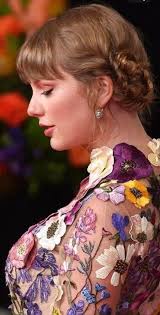 Being a swiftie brings happiness