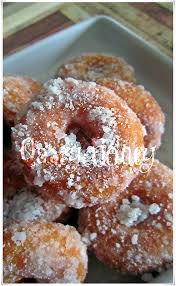 Satu ketika dulu beratur jugaklah kak zaidah ni nak kan kuih viral ni. Kuih Keria Qasey Honey