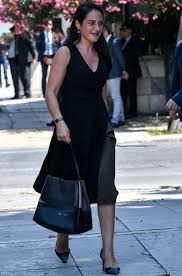 Λάθος η διατύπωσή μου για απολύσεις ανεμβολίαστων. Fwnh Logikhs Ø¹Ù„Ù‰ ØªÙˆÙŠØªØ± Epeidh Exei Ginei Ntoros Me Thn Domna Mixahlidoy Pisteyw Oti Ofeilw Na Topo8eth8w Loipon Xontroi Braxiones Megala Kai Xontra Daxtyla Megala Aytia Asyntonista Frydia Se Sxesh Me To
