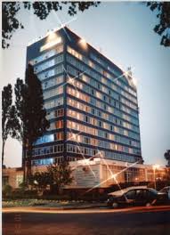 Hotelul tomis are o capacitate de cazare de 173 camere duble cu 2 paturi sau pat matrimonial, 13 camere triple, 2 apartamente. Cazare In Mamaia Romania