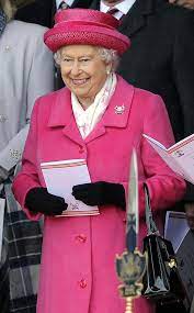 Queen Elizabeth Ii Wears Pink After Birth Of Royal Baby No 2 Queen Elizabeth Royal Fashion Elizabeth Ii