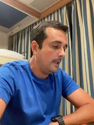 Uma pausa durante a viagem de férias para apresentar nosso caso eleito como  finalista neste importante evento sobre um tema no qual me dedico e a  @intercor.hemodinamica trabalha com pioneirismo, o uso ...