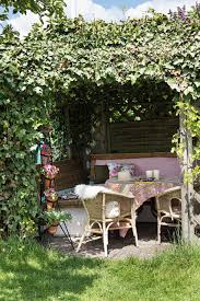 20 Frauen Und Ihr Traum Vom Eigenen Garten Diy S Rezepte Und Viel Garteninspiration In Unseren Garde Gartenmobel Sets Outdoor Dekorationen Gartengestaltung