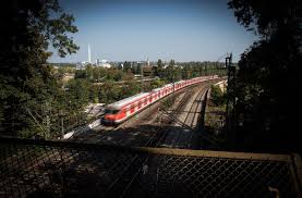 Infolge der heftigen unwetter in der steiermark ist eine mure abgegangen. Unwetter In Stuttgart Gegenstand Im Gleis Legt S Bahn Verkehr Lahm Stuttgart Stuttgarter Zeitung