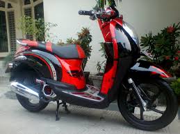Honda scoopy memiliki 24 gambar, diantaranya samping kanan, tampak belakang serong, tampak depan, tampak belakang dan samping kiri. Gambar Modifikasi Motor Scoopy 2012 Modifikasi Motor Terbaru 2021