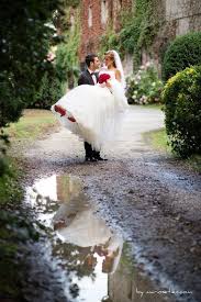 Es imposible predecir el clima con certeza, y unas cuantas gotas de. Miedo A Una Boda Con Lluvia Consejos Para Sobrevivir A Una