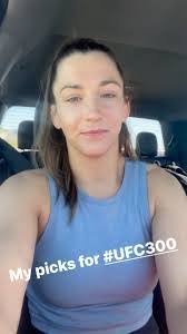 Lisa Tims's Instagram, Twitter & Facebook