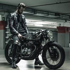L Immagine Puo Contenere 1 Persona Cafe Racer Motorcycle Cafe Racer Style Cafe Racer Bikes