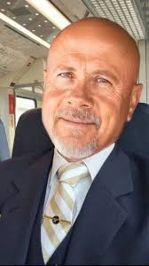 looking for new crush 😜👊🏼