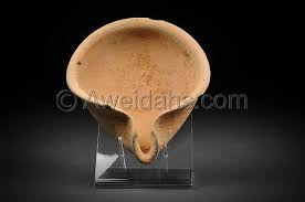 Is to hold clothes to a position. Ancient Biblical Late Bronze Age Oil Lamp 1550 Bc Item 1201424