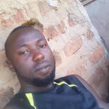 Mayi (eau), emprunt à l'arabe ماء (ma'an) ? Je ne pense pas. Voici  pourquoi. Un des étudiants m'a déclaré récemment que le mot "mayi" dont  j'ai parlé mercredi 24 mai viendrait de