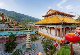 Soaring upward next to you is the main attraction of kek lok si, the pagoda of rama vi, named after the king of thailand who laid the foundation stone for it. Kek Lok Si Wikipedia