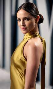 Eiza Gonzalez reveals her fitness secret: Rock climbing