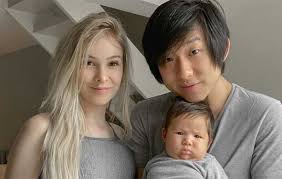 Sammy lee, esposa do pyong lee, comentou sobre os boatos de que teria sido traída por ele no reality a ilha. Apos Rumores De Traicao Chega Ao Fim O Casamento De Pyong E Sammy Lee Famosando