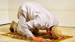 Ushollii fardlozh zhuhri arba'a raka'aatin majmuu'an ma'al ashri. Niat Sholat Jamak Takdim Dan Takhir Tata Cara Sholat Jamak Dan Sholat Qasar Bahasa Arab Dan Latin Tribun Pekanbaru