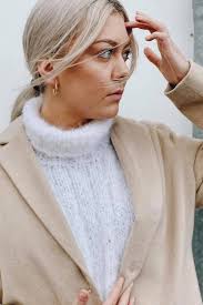 Strikk deg en varm og kul hals til vinteren❄️❄️❄️ Vi har garnet du trenger.  Oppskriften fås gratis hos snille Anett Opheim www.weknit-store.com