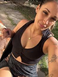 Hello, I'm divorced and looking for new friends. I don't care where you're  from. Give me a little hello. A little hello is free. But a little hello.  It means a lot