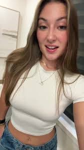 Amy Fehr's Instagram, Twitter & Facebook