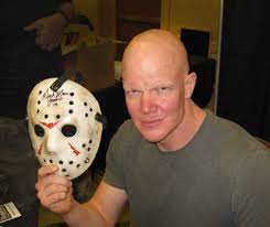 11 août 2009 date de sortie au cinéma : De Nos Archives De Jason A Predator Dans La Peau Des Monstres Effets Speciaux Info