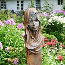 Gartenskulptur Jolanda Frauen Buste Stein Gartentraum De Gartenskulptur Skulpturen Garten Skulpturen