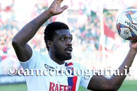 Questa pagina mostra una visuale dettagliata dell'attuale squadra. Taranto Prime Punizioni Nicholas Ibojo Fuori Rosa