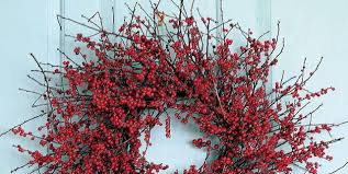 Here are 20+ stunning diy christmas wreath ideas, from traditional to modern and everything in i make wreaths for every holiday, but christmas wreaths will always have a special place in my heart. 45 Diy Christmas Wreaths How To Make A Holiday Wreath