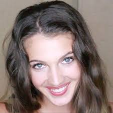 Anna Chase's Instagram, Twitter & Facebook