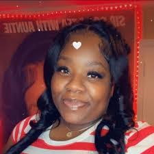 Christina Buggs's Instagram, Twitter & Facebook