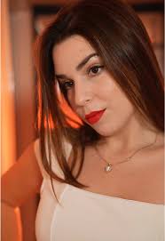 Vestido blanco de temporada. Amando la tela, el diseño y còmo se ajusta a  la figura 🤩