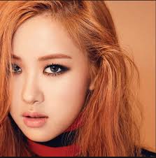 Kpop Idols Orange Makeup Kpop Korean Hair And Style Rose Shows How To Use The Orange In A Darker Look Strong E Blackpink Rose Orange Makeup Pale Complexion