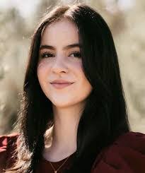 Hillary Hoyt's Instagram, Twitter & Facebook