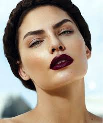 Dark lipstick for Winter