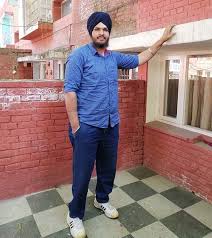 1 foot is equal to 12 inches: At 7 Feet 6 Inches Amritsar S Jagdeep Singh Is The Tallest Policeman In The World