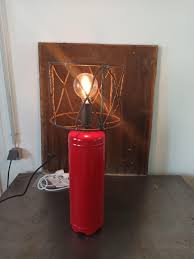 Sind sie auf der suche nach einem feuerlöscher für ihre wohnung, ihr eigenheim, ihr gewerbe oder suchen einen. Upcycling Lampe Lampe Betonstahl Feuerloscher