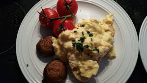 Obviously, start with less or more depending on your group size. This Is Gordon Ramsay S Secret To The Creamiest Scrambled Eggs