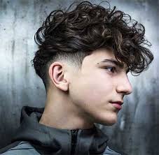 Saç modelleri, erkek için oldukça önemli. Erkek Sac Modelleri 2019 Erkek Sac Kesim Modelleri Resimleri Yemekta