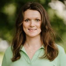 Cassie Robert's Instagram, Twitter & Facebook