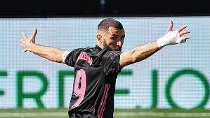 Les plus beaux buts de benzema à lyon commentés par grégoire margotton et thierry gilardi. Benzema Mourinho S Cat Is Already A Lion Junipersports