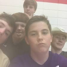 Avery Robbins (@arobbins21)