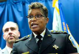 D.C. extiende poder policial para imponer toques de queda