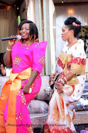 Its All About Kwanjula Kampala Uganda Kampala Photographer Hamuzakarizmakaweesi African Wedding Traditional Dresses Fashion