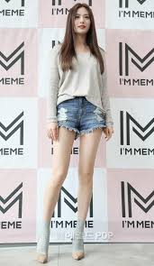 Long Legs 6 Stunning Pics Of Nana At I M Meme Event Nana Afterschool Kpop Girls Long Legs