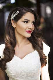 Pin By Jenny On Different Beach Wedding Hair Accessories Hair Styles Bride Hairstyles Wedding Hairstyles For Long Hair