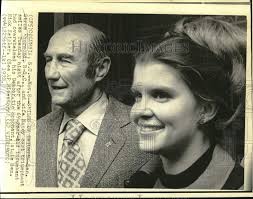 1972 Press Photo Senator Strom Thurmond, Wife Nancy Smile after Election Win