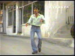 Cazibe ve kemal`in çakma evlilik yaptığını ortaya çıkarmaya çalışan peker pekmez bu kez başka. Peker Pekmez 1992 Bakkal Amca Mahmut Tuncer Youtube