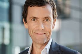 Frasers Group køber sig ind i stor skokoncern med over 850 butikker