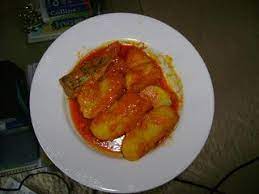 Tunapika samaki wa kuoka kwenye oven bila viungo vingi. Baraka Fm Mzikimzuka Recipe Mapishi Ya Ndizi Na Samaki Facebook