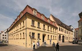 Finden sie ihr passendes haus zum thema: Handel House Stiftung Handel Haus Halle