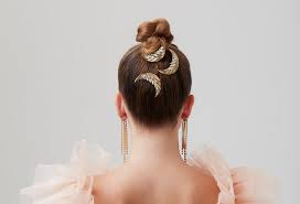 Michelle pagonis loves creating an exquisite collection of bridal accessories for a bride who wants a sophisticate and stylish design capturing feminine beauty. 16 Bridal Hair Accessory Designers You Need To Check Out One Fab Day
